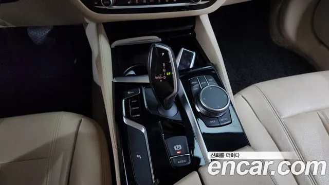 BMW 5 серии 2019 thumb 9