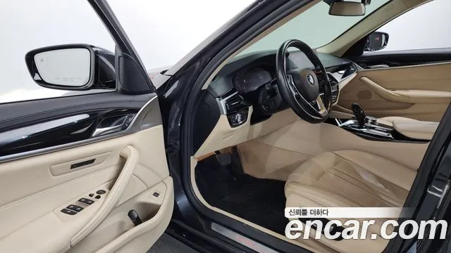 BMW 5 серии 2019 thumb 10