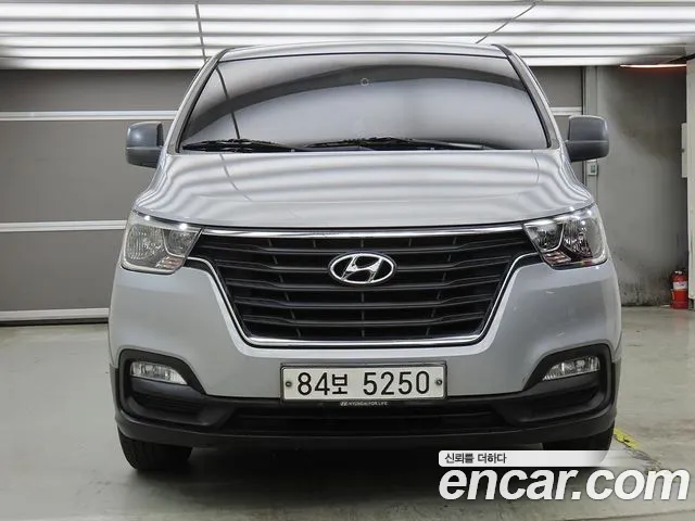Hyundai Starex 2018 thumb 2
