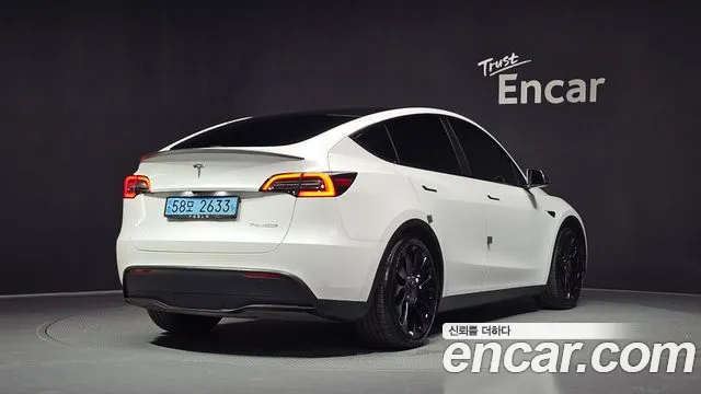 Tesla Model Y 2022 thumb 2