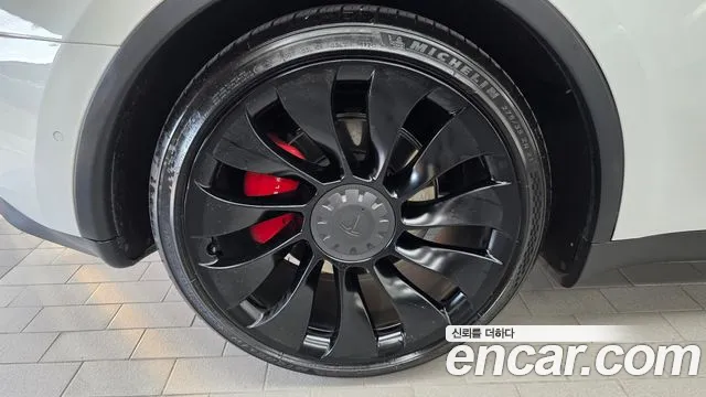 Tesla Model Y 2022 thumb 5
