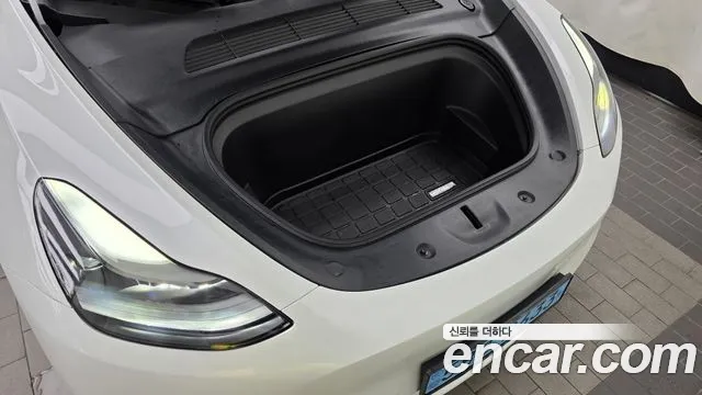 Tesla Model Y 2022 thumb 6