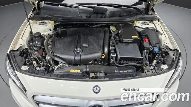 Mercedes-Benz GLA 2016 thumb 6