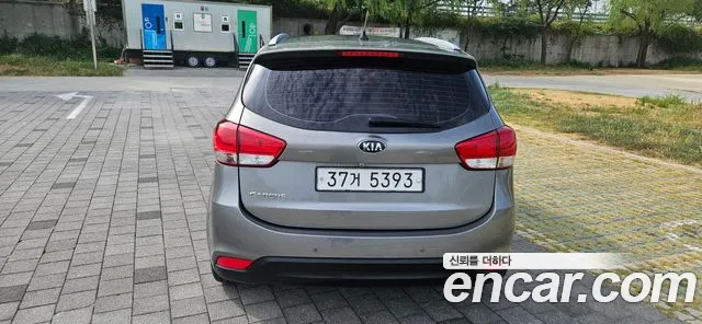Kia Carens 2015 thumb 5