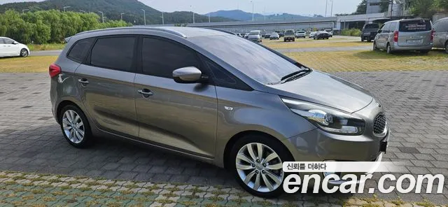 Kia Carens 2015 thumb 8