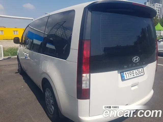 Hyundai Staria 2025 thumb 3