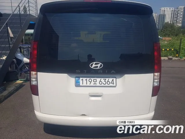 Hyundai Staria 2025 thumb 4