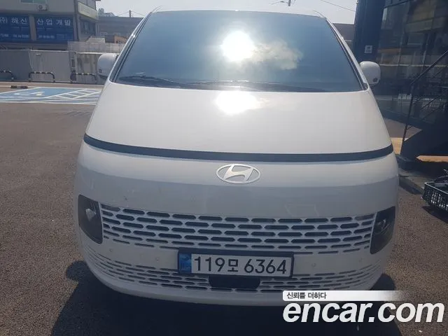 Hyundai Staria 2025 thumb 12