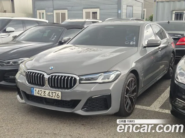 BMW 5-Series 2021 thumb 2