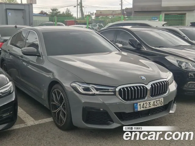BMW 5-Series 2021 thumb 3