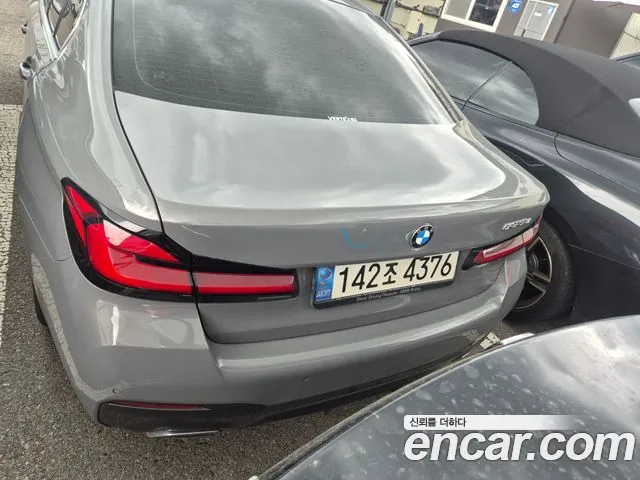 BMW 5-Series 2021 thumb 4