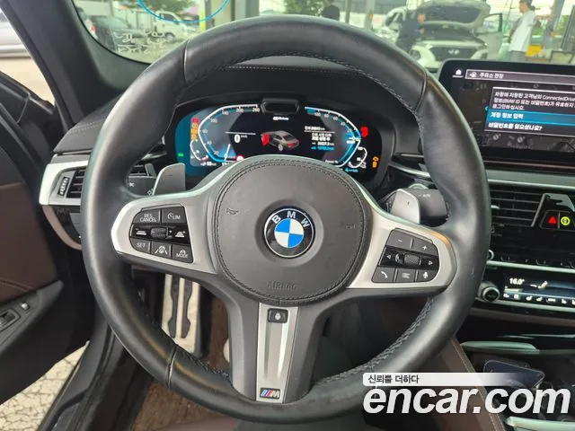 BMW 5-Series 2021 thumb 8