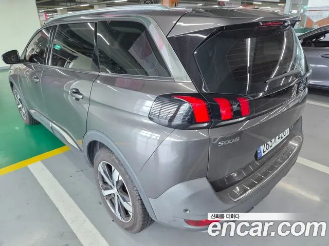 Peugeot 5008 2018 thumb 6