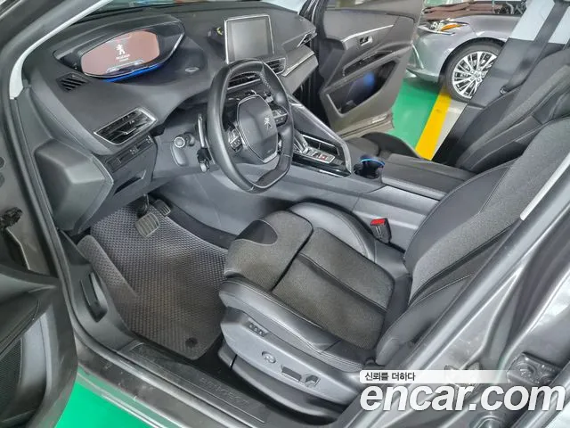 Peugeot 5008 2018 thumb 8