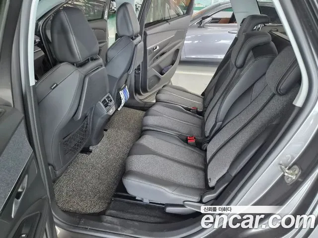Peugeot 5008 2018 thumb 9