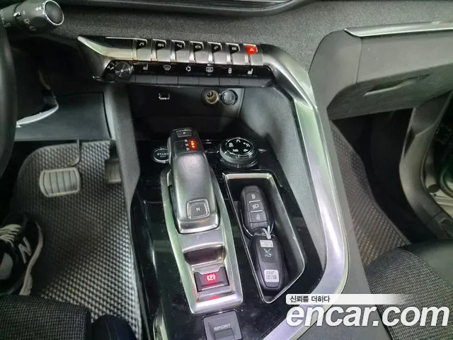 Peugeot 5008 2018 thumb 10