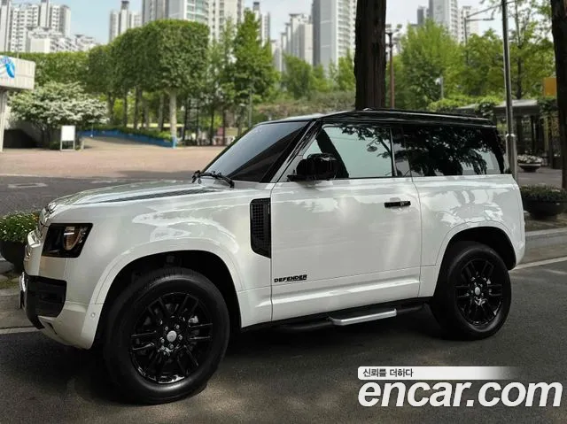 Land Rover Defender 2022 thumb 3
