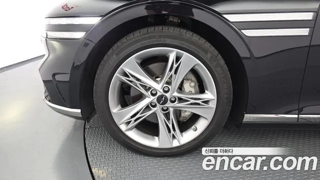 Genesis G90 2022 thumb 5