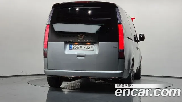 Hyundai Staria 2021 thumb 4