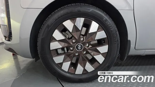 Hyundai Staria 2021 thumb 5