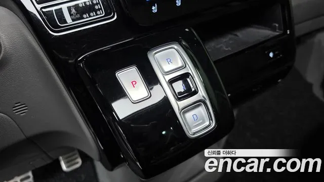 Hyundai Staria 2021 thumb 9