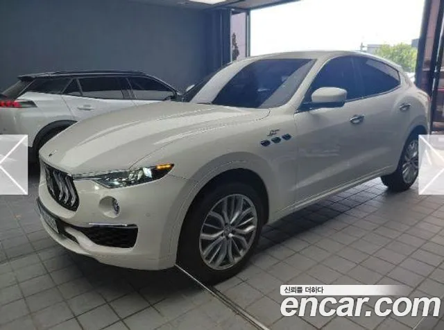 Maserati Levante 2022 thumb 2