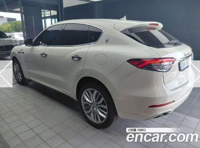 Maserati Levante 2022 thumb 3