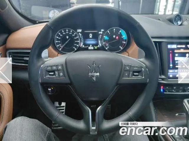 Maserati Levante 2022 thumb 8