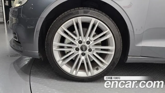 Audi A3 2018 thumb 5
