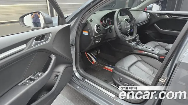 Audi A3 2018 thumb 10
