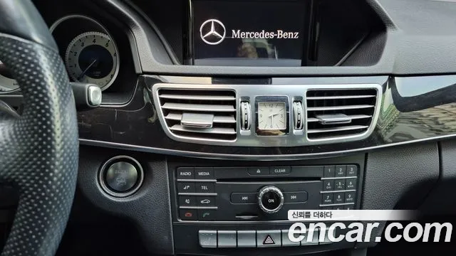 Mercedes-Benz E-Класс 2015 thumb 2