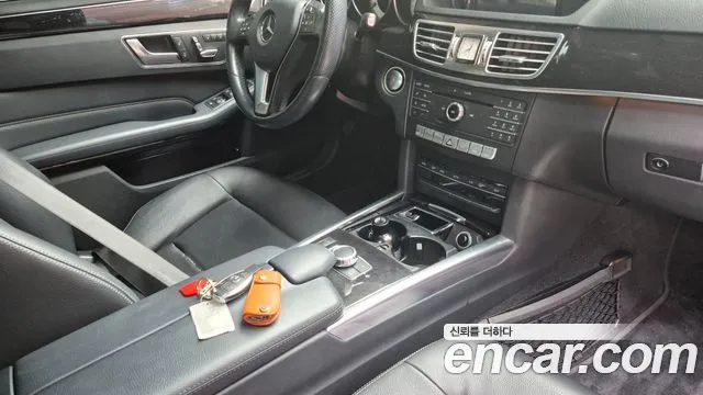 Mercedes-Benz E-Класс 2015 thumb 3