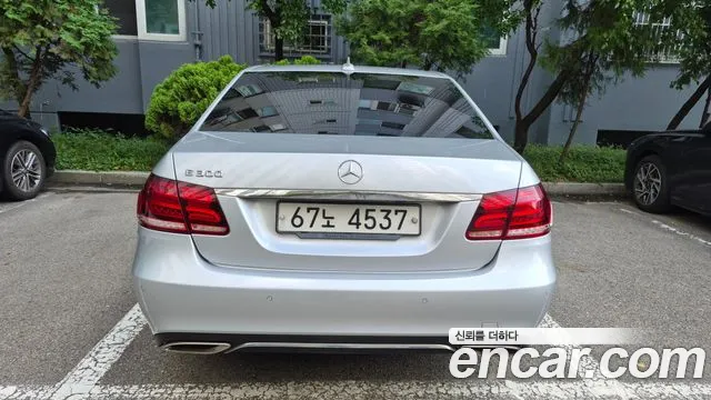 Mercedes-Benz E-Класс 2015 thumb 8