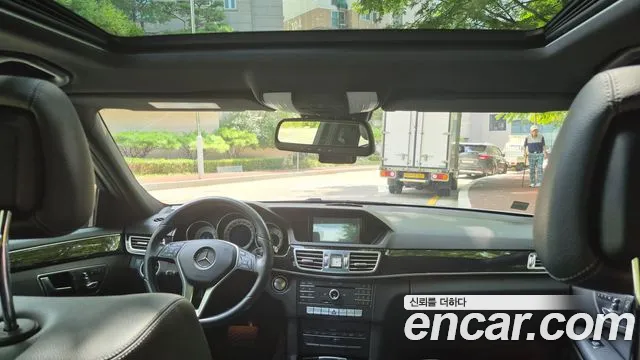 Mercedes-Benz E-Класс 2015 thumb 10