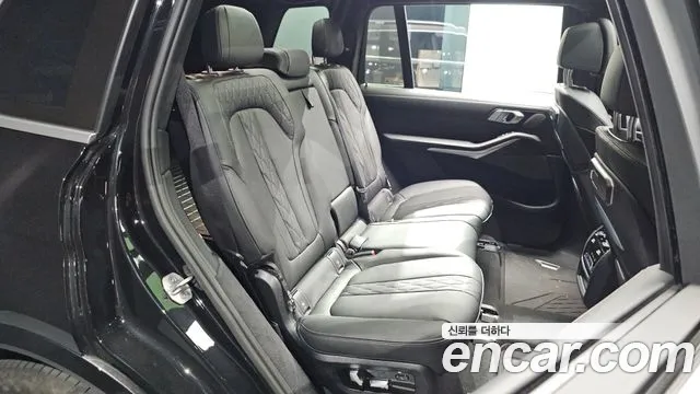 BMW X7 2026 thumb 11