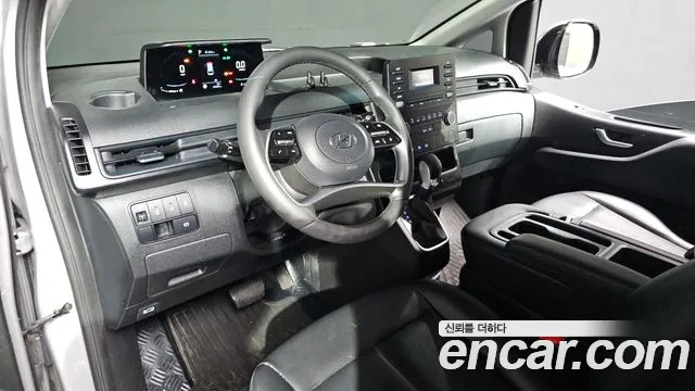 Hyundai Staria 2023 thumb 7