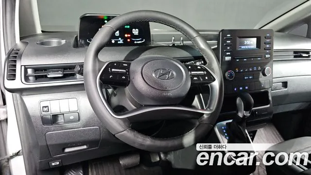 Hyundai Staria 2023 thumb 11