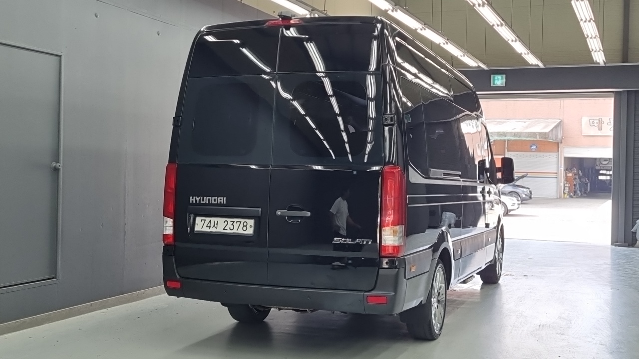 Hyundai Staria 2018 thumb 2
