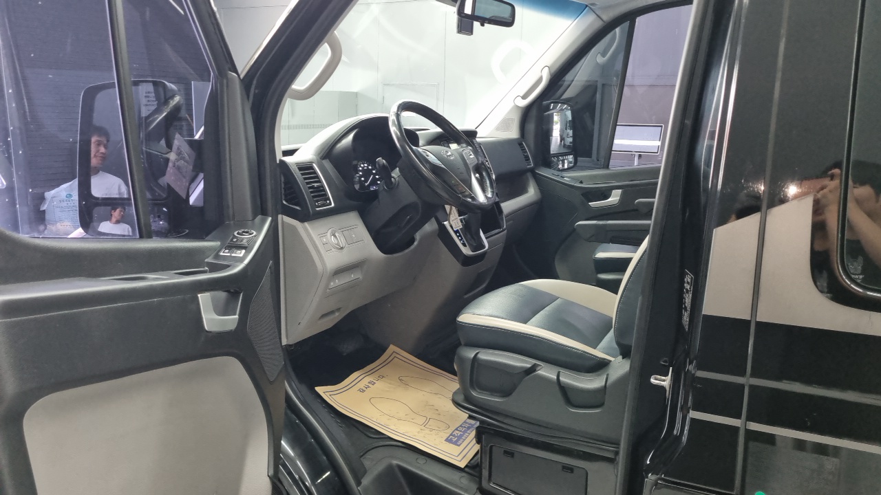Hyundai Staria 2018 thumb 10