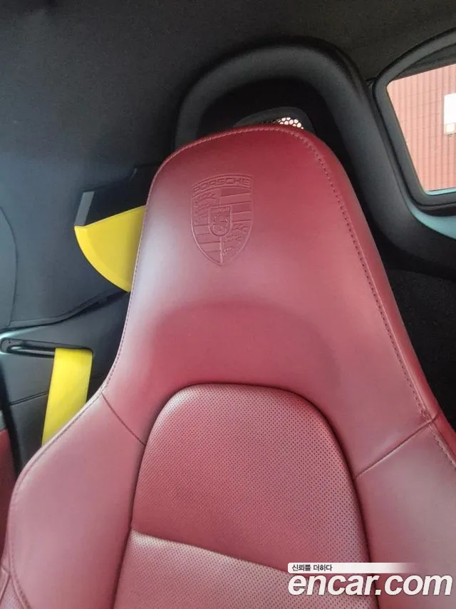 Porsche Cayman 2018 thumb 6