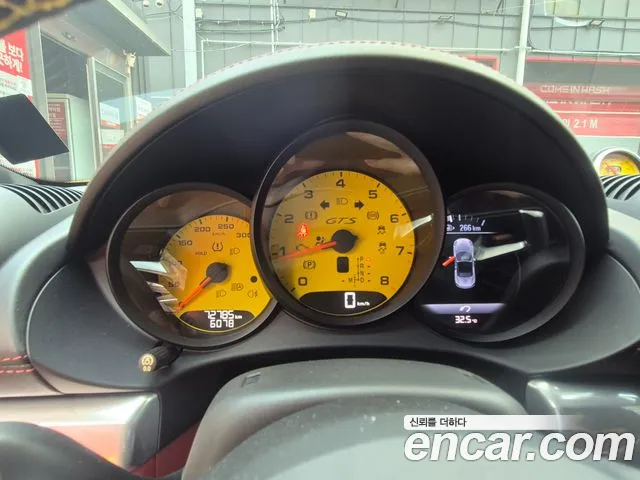 Porsche Cayman 2018 thumb 7