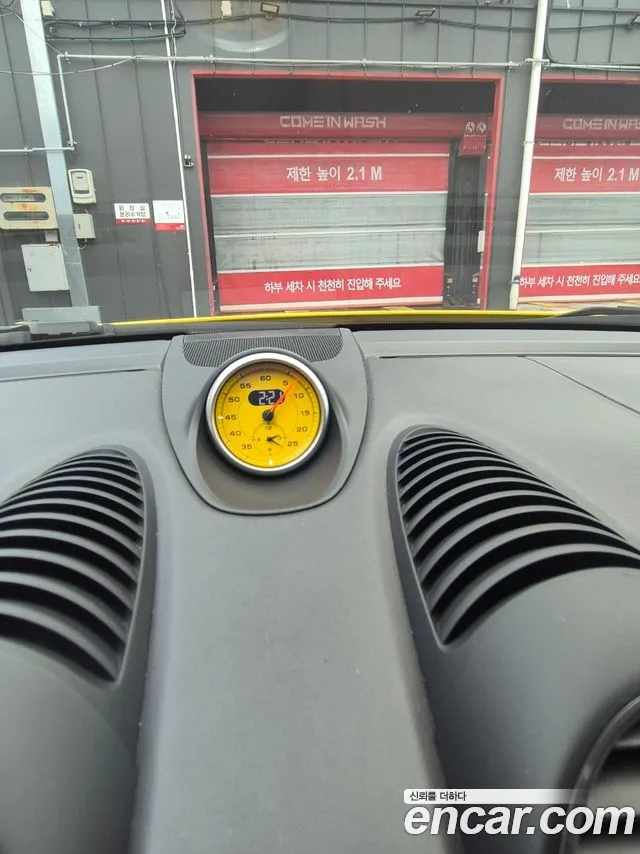Porsche Cayman 2018 thumb 9