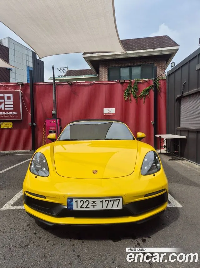 Porsche Cayman 2018 thumb 12