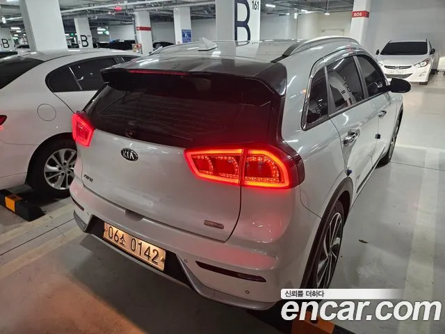 Kia Niro 2016 thumb 3