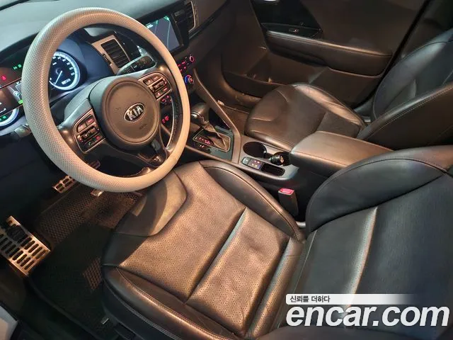 Kia Niro 2016 thumb 9