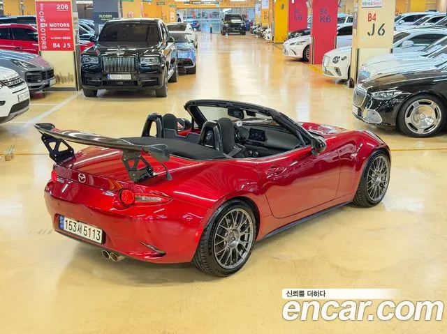 Mazda MX-5 Miata 2021 thumb 2