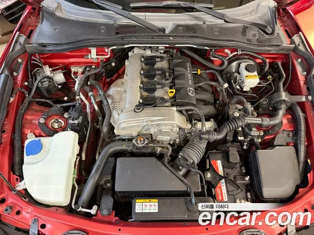 Mazda MX-5 Miata 2021 thumb 6