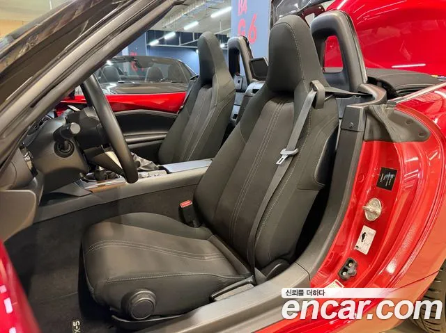 Mazda MX-5 Miata 2021 thumb 10