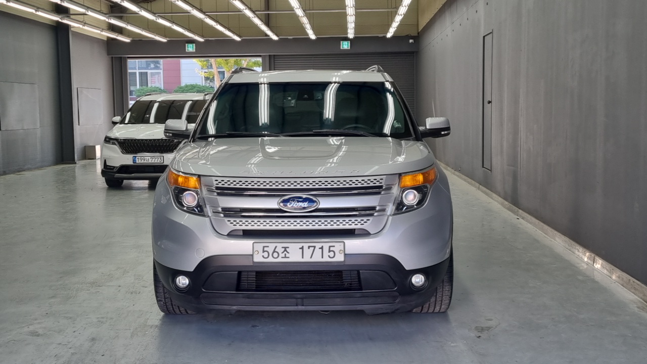 Ford Explorer 2014 thumb 3