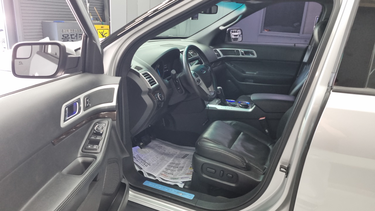 Ford Explorer 2014 thumb 10